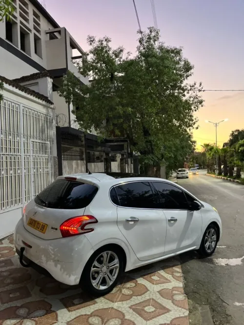 Peugeot 208 2013 Allure