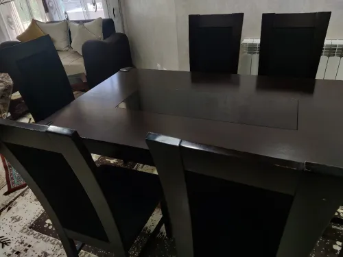 طاولة ب 6 كراسي