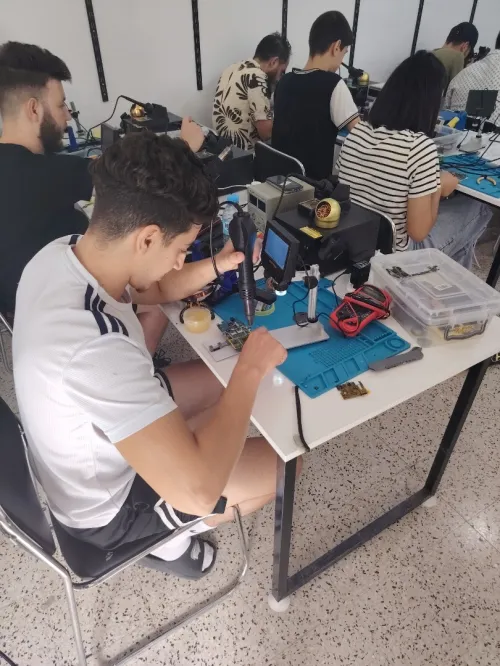 Formation REPARATION DE TELEPHONES MOBILES