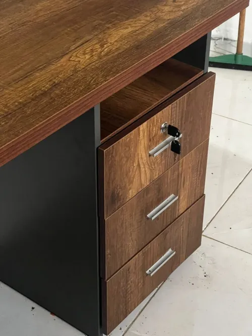 3 bureaux marron