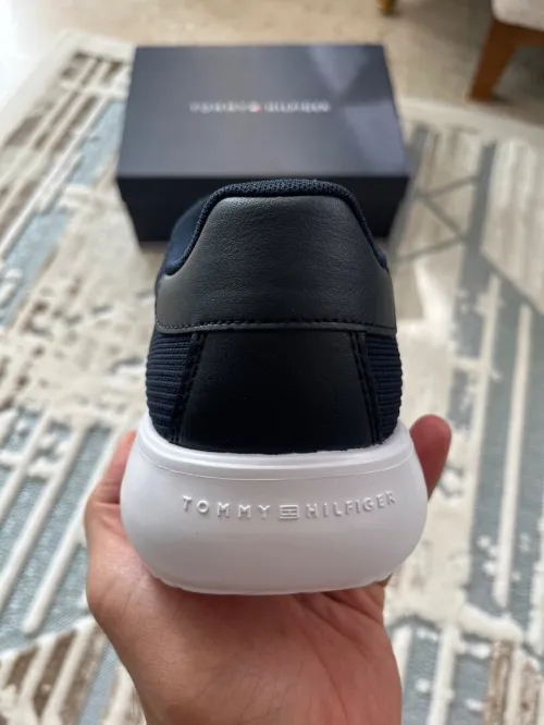 Tommy Hilfiger P42