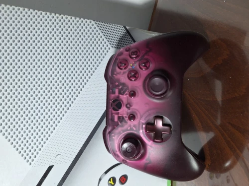Xbox One S 1Tb - Etat Neuf avec Boîte