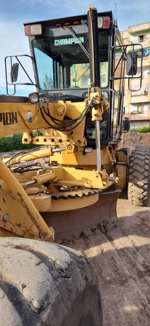 نيفلاز Niveleuse Champion 720A VHP series VI 