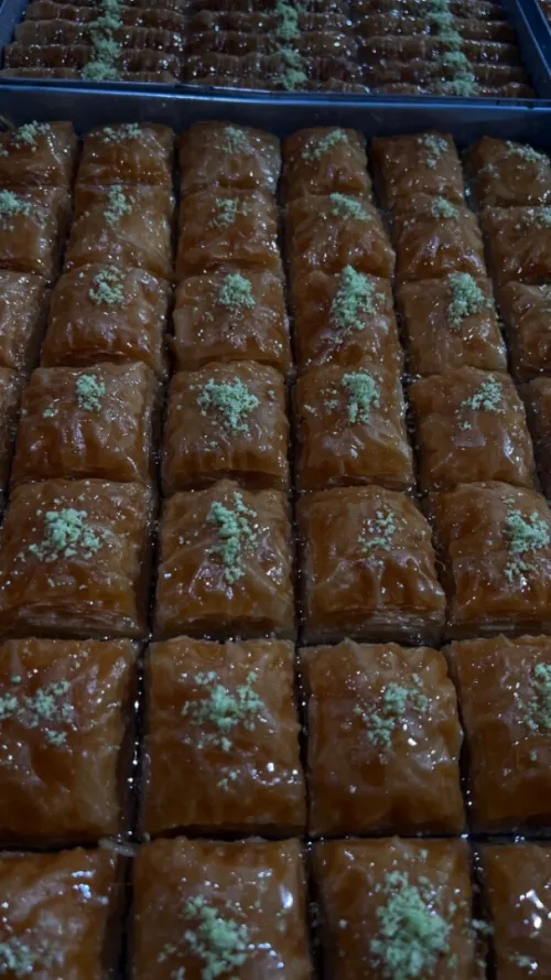 Baklawa,Cigare,ktaife بقلاوة ،سيقار ,قطايف