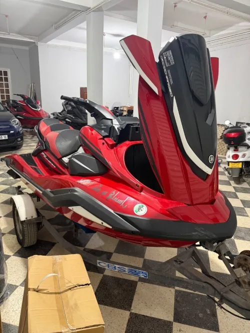 Jet ski