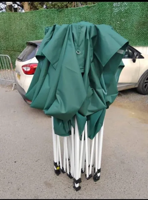 Chapiteau et bâche de chapiteau imperméable 