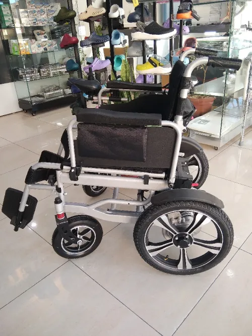 Fauteuil Roulant electrique  كرسي متحرك كهربائي