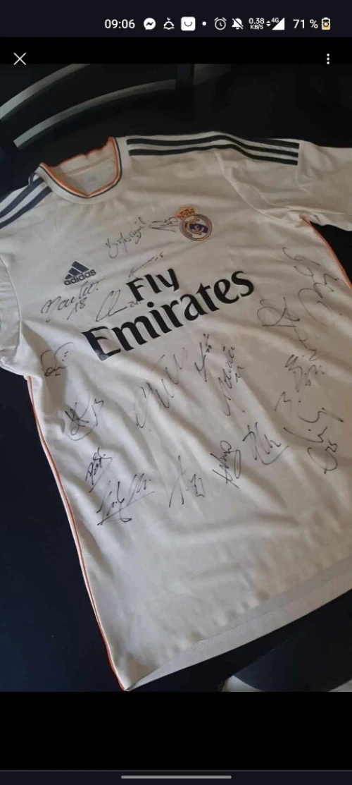 maillot de ronaldo sigme par toute l'equipe , saison 2013