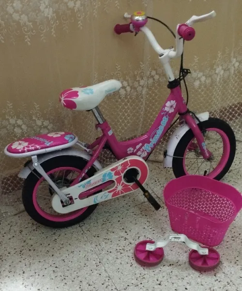 Vélo pour fille rose 12 pouces à vendre