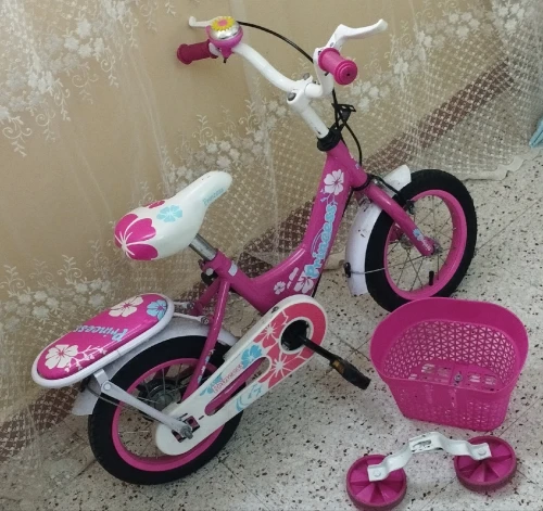Vélo pour fille rose 12 pouces à vendre
