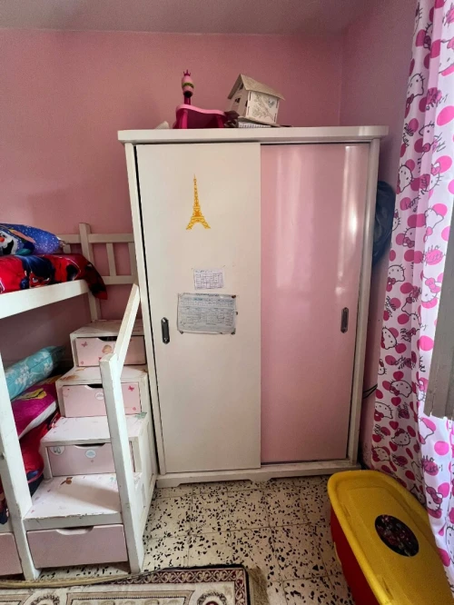 Armoire avec 2 portes coulissante