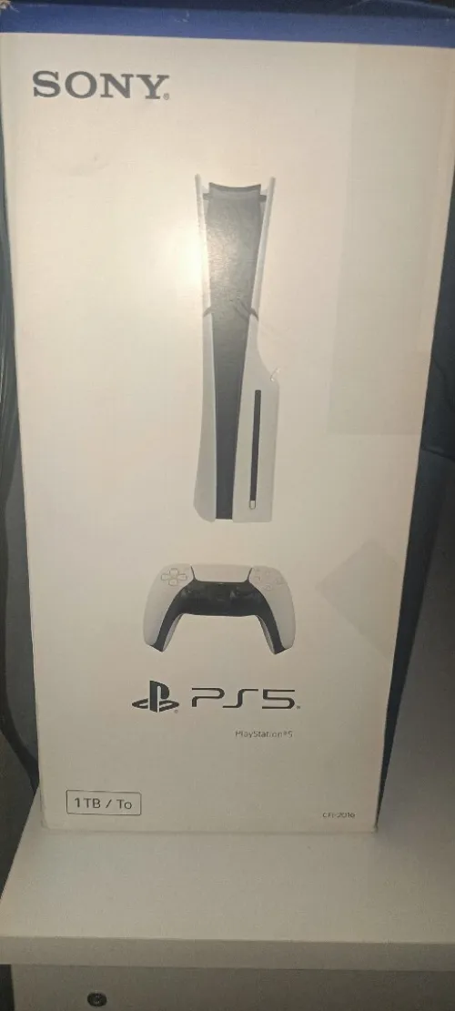 Play station 5 slim + cd assassin's creed black flag
