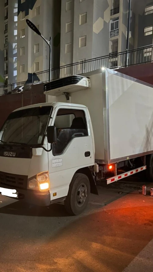 Isuzu Camion frigo lourd a louer 2014