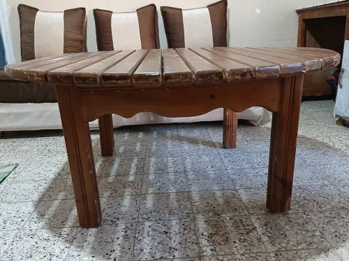 طاولة