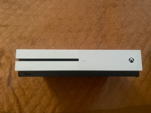 xbox one s 1TB très bon État