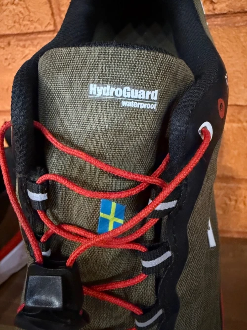 Salming hydro trail original running waterproof     Pointure 41 تلبس وحدك وتتمتع حبة فاالمفقود