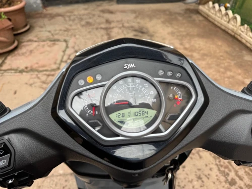 ´ Sym HD300 2025