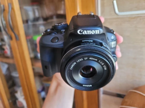 Canon 100D