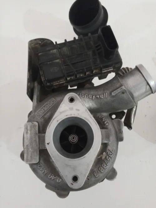 Mazda T6