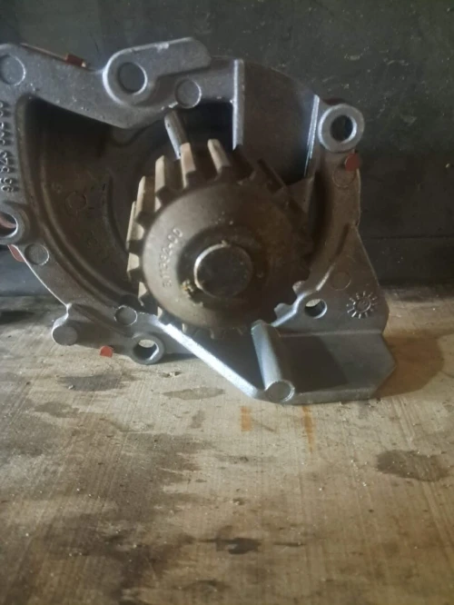 Pompe de eau evoc 2013 SD4