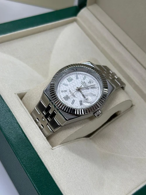 LAND-DWELLER ROlEX