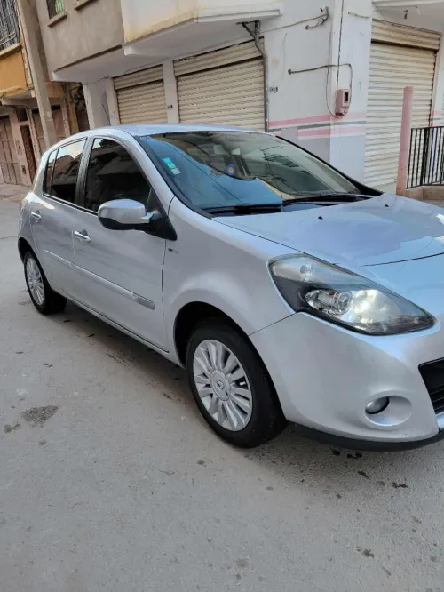 Renault Clio 3 2012 Night and Day
