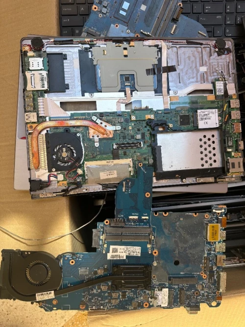 VENTE CARTE MÈRES LAPTOP LOTS & DÉTAIL