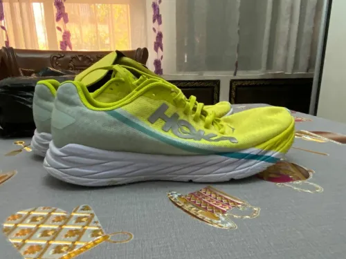 Nike kyrie irving hoka