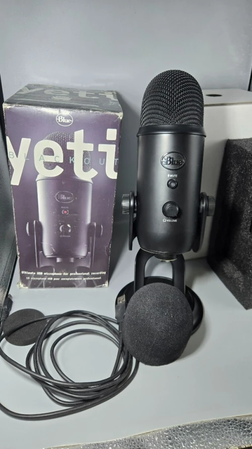 Logitech Yeti Multi-Pattern USB Microphone with Blue VO!CE