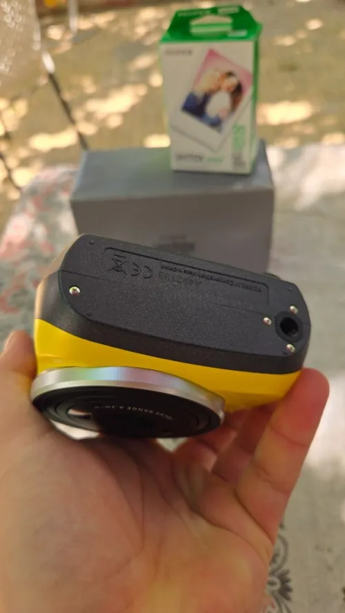 Fujifilm Instax Mini 70 Jaune  Appareil Photo Instantané + Pack Film (20 Photos)