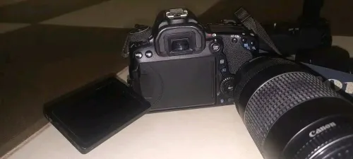 للبيع كاميرا Canon EOS 70D