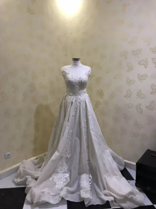 Des robes blanches à vendre 