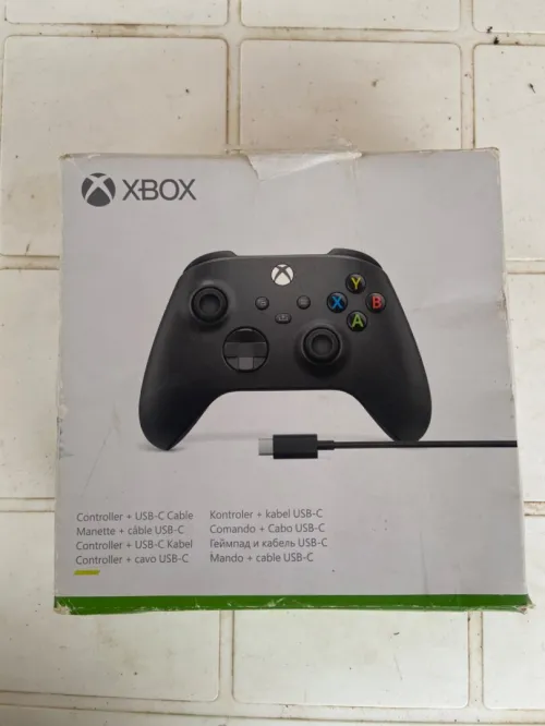 Xbox Series S avec 2 manette