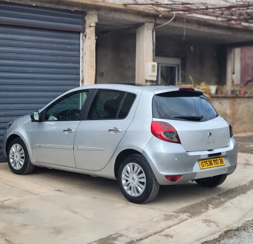 Renault Clio 3 2010 Night & day