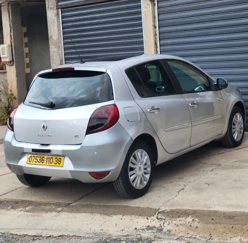 Renault Clio 3 2010 Night & day