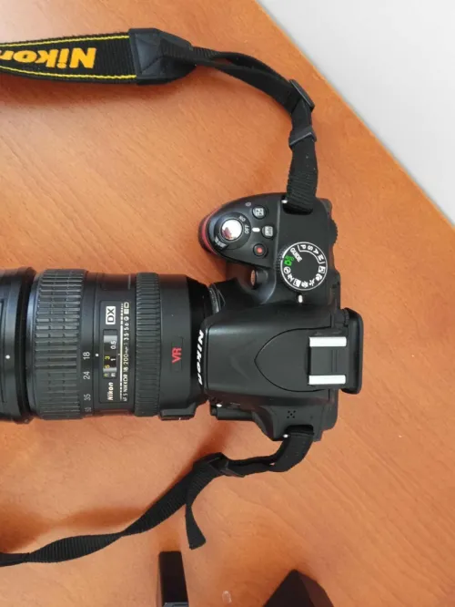 Nikon D3200 avec objectif 18-200mm Nikon 