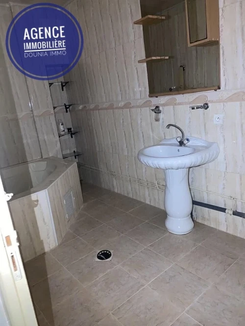 Location Appartement Niveau de villa F3 Skikda Skikda
