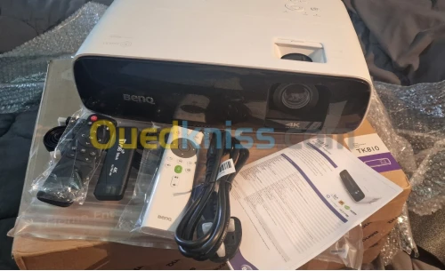 BenQ TK810  DLP UHD 4K  3200 lumens Résolution 2160p (3840x2160)15000h lamp.