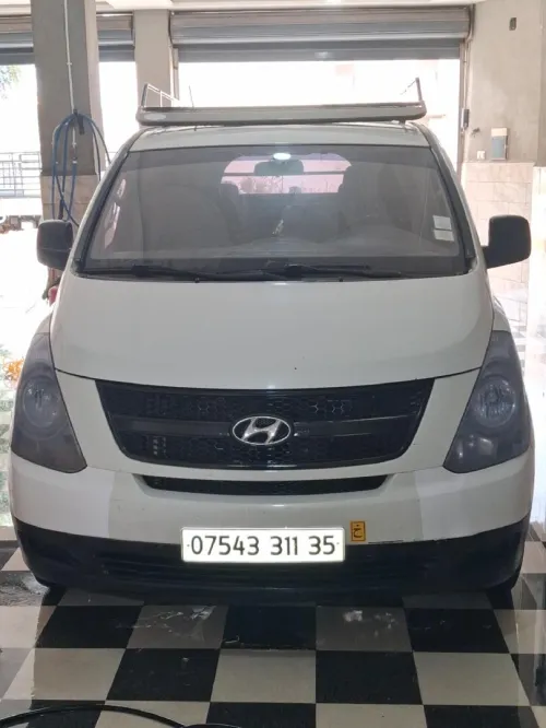 H1 Hyondai 2011