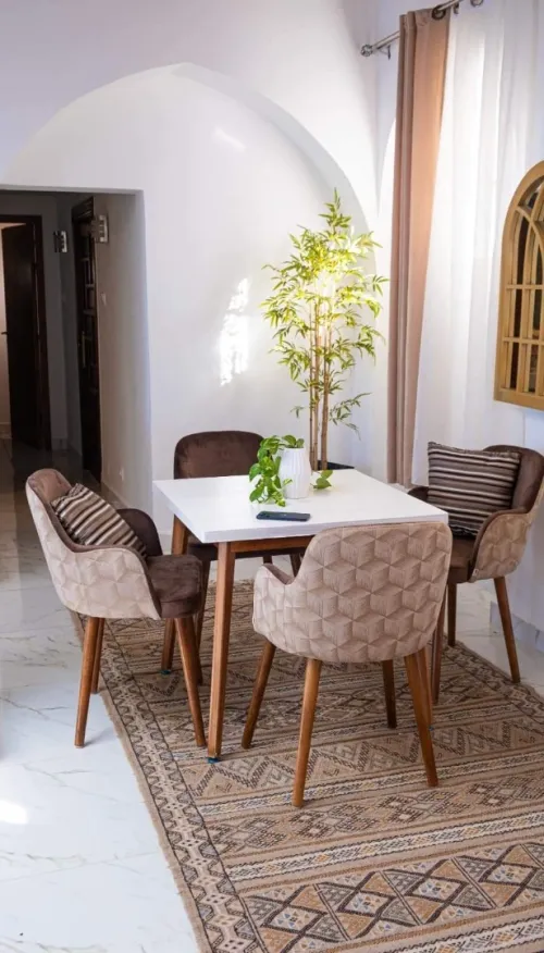 Table chaise كراسي و طاولات 