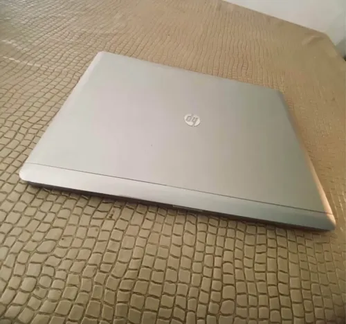HP ÉLITE BOOK FOLIO
