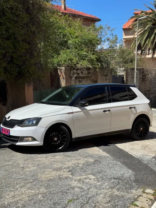 Skoda Fabia 2016 Style (avec toit panoramique)