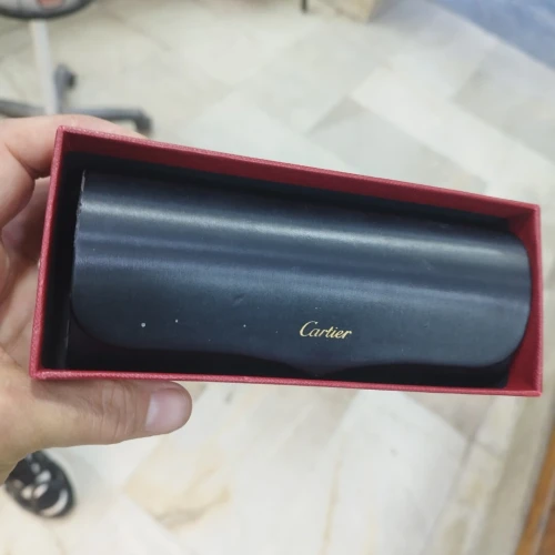 Lunettes Cartier original  venu d'Europe avec boîte et papier excellent état