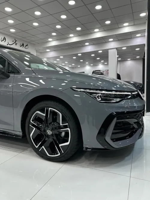 Volkswagen Golf 8 2025 R-Line