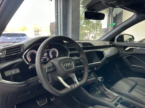 Audi Q3 2024 SLINE black édition