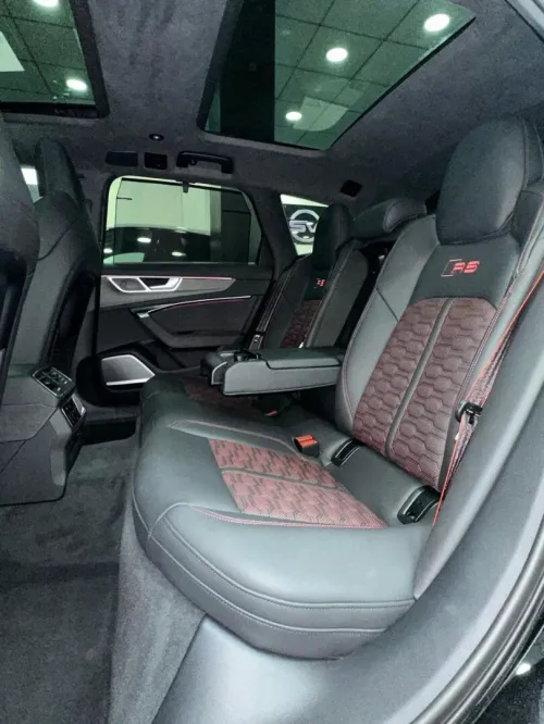 Audi RS6 Avante  2025 Performance