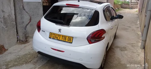 Peugeot 208 2016 Allure Facelift