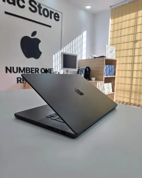 MacBook Pro M3 Max 16pouces 2024  ram128gb