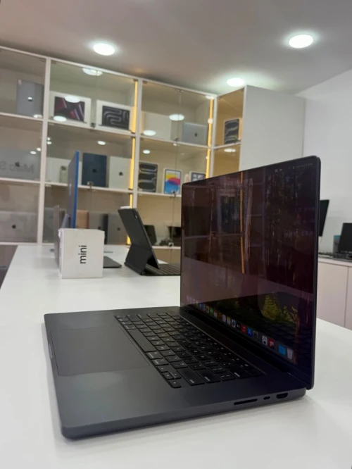 MACBOOK PRO M3 MAX 64/2T 16POUCES