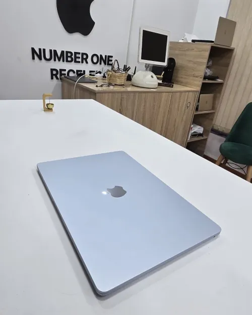 MACBOOK AIR M4 CHIP 2025 10C  15 Écran